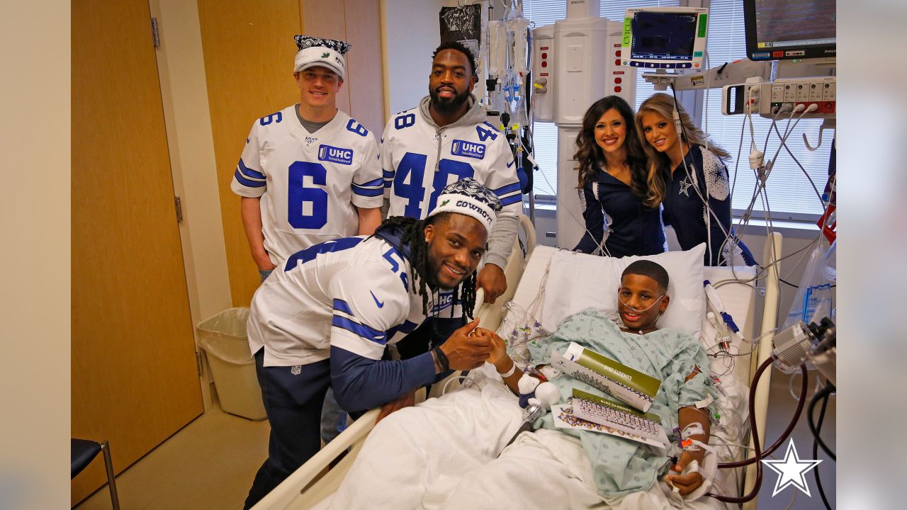 Dallas Morning News: 'It's a special thing' - Dallas Cowboys players make  holiday visits to four local children's hospitals