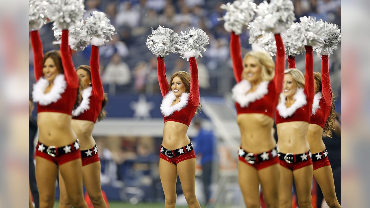 Dallas Cowboys Cheerleaders: Christmas Edition! – Pro Sports Extra