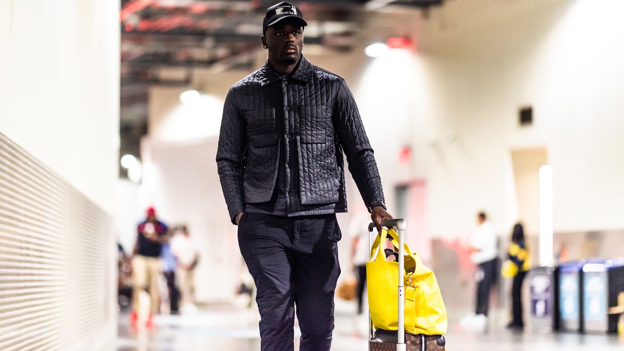 Blue Carpet Arrivals: Cowboys at Rams