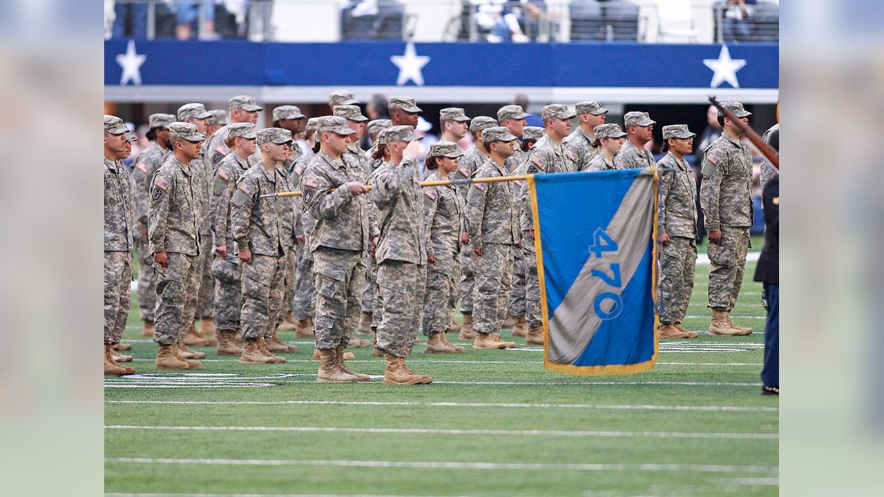 Dallas, Cowboys honor local military members with 'salute to service' >  U.S. Army Reserve > News