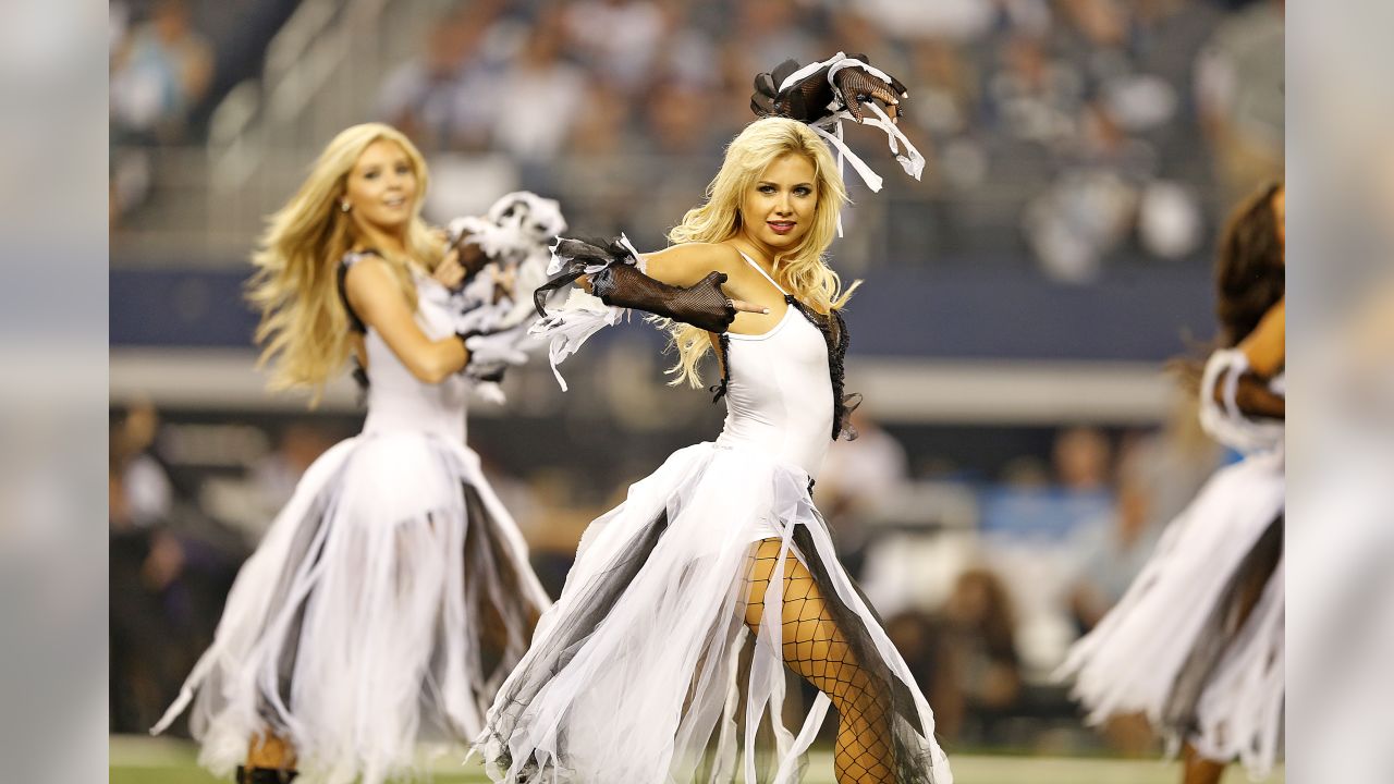 Dallas Cowboys Cheerleaders Spook-tacular Halftime