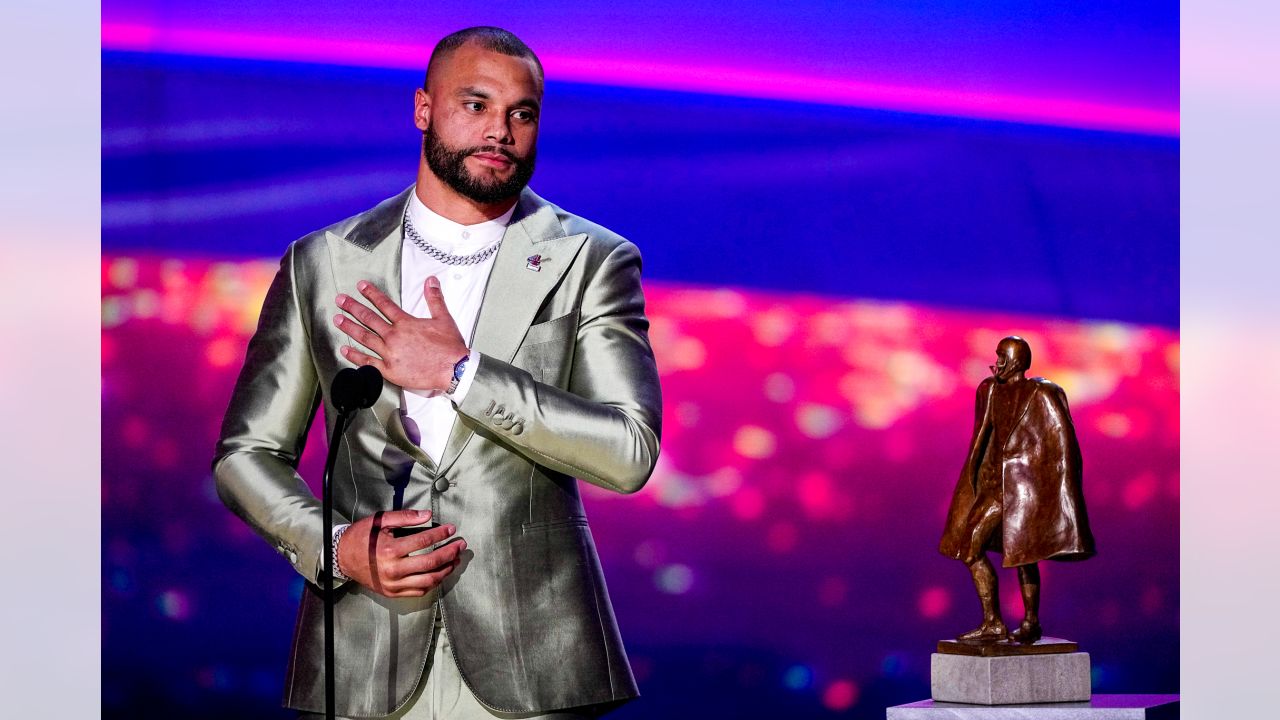 Cowboys' Dak Prescott Wins 2022-23 Walter Payton Man of the Year