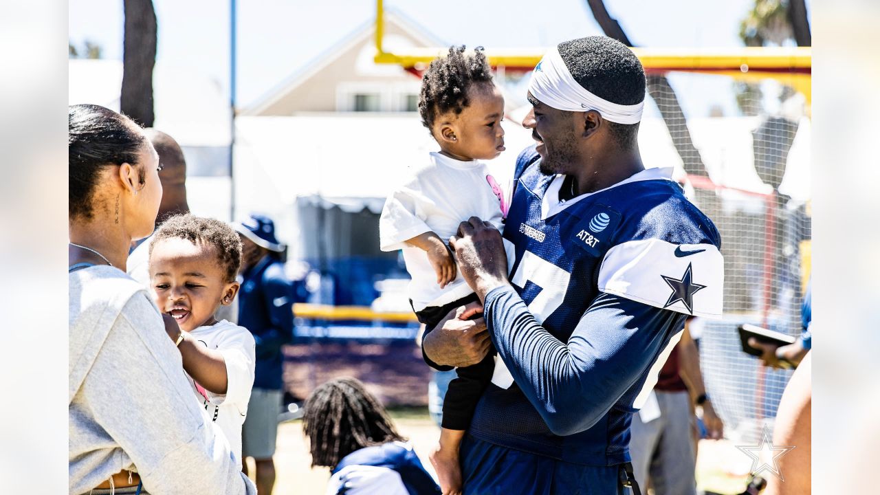 5,167 Dallas Cowboys Training Camp Stock Photos, High-Res Pictures