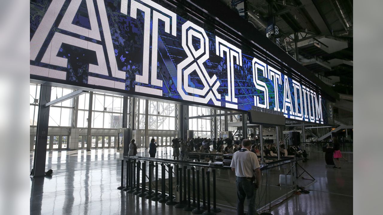 AT&T Stadium offers high-tech way of rallying fans - CNET