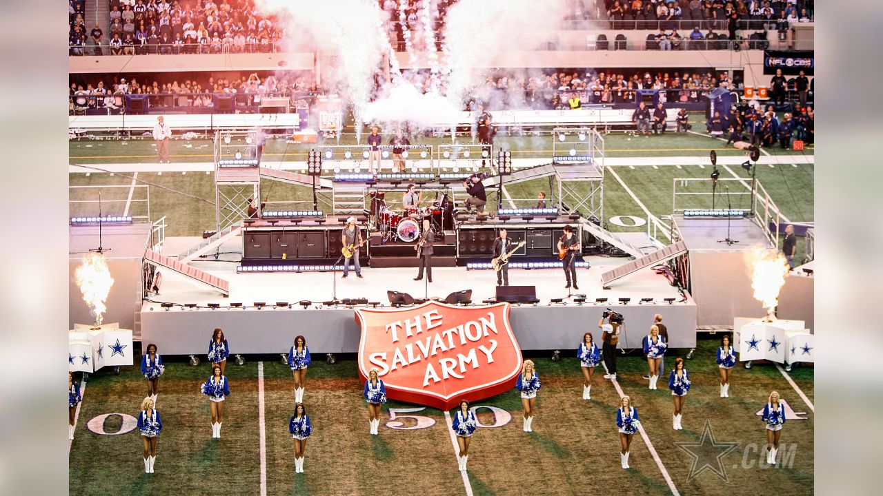 Nexus 4×4 Dazzles At Dallas Cowboys Thanksgiving Halftime Show