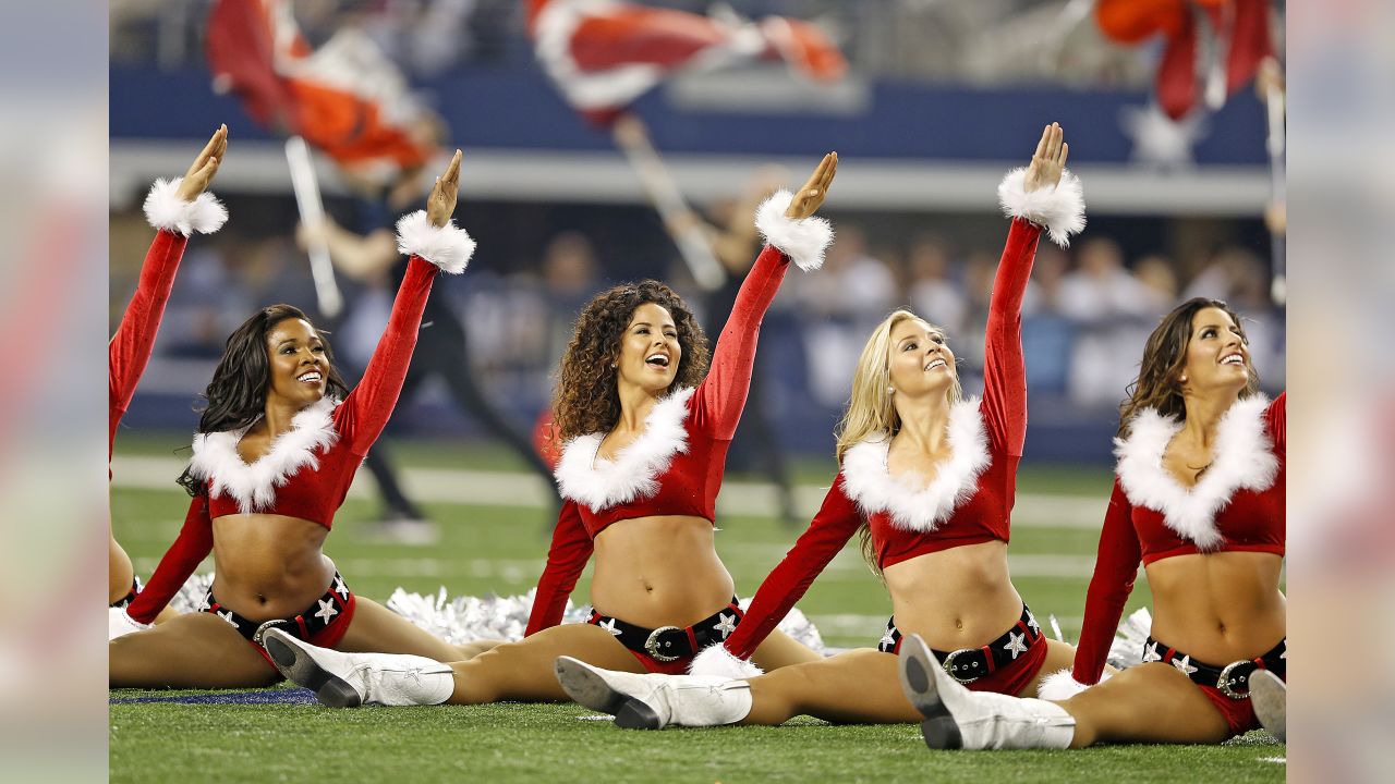 The countdown to Christmas - Dallas Cowboys Cheerleaders