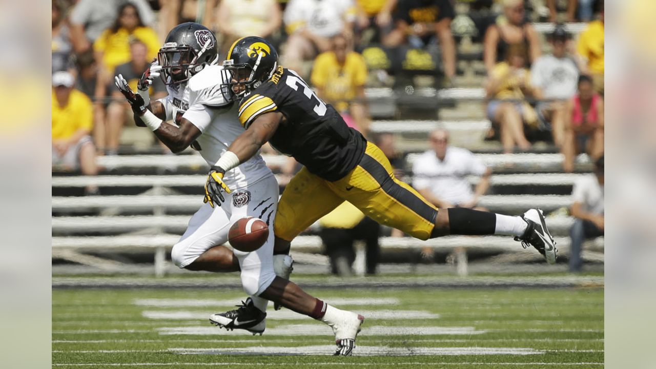 LB Anthony Hitchens, Iowa