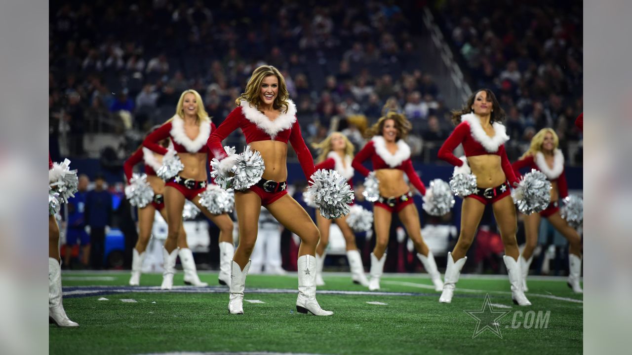 Arlington, Texas, USA. 11th Dec, 2022. Dallas Cowboys Cheerleader during  the NFL football game between the Houston Texans and the Dallas Cowboys on December  11, 2022 at AT&T Stadium in Arlington, Texas.