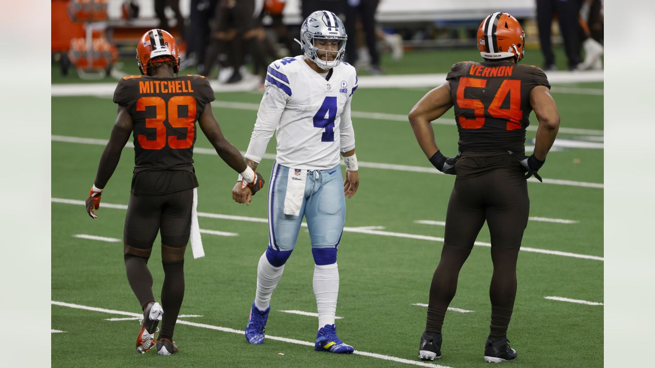 Cleveland Browns survive in Dallas, 49-38