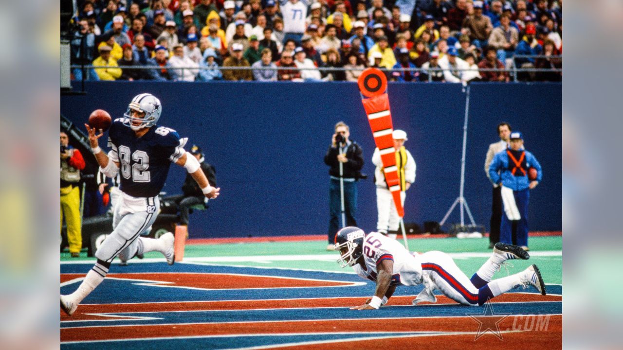 Dallas Cowboys running back DeMarco Murray (29) scores a touchdown in front  of New Orleans Saints outside linebacker Will Herring in the first half of  an NFL football game in New Orleans