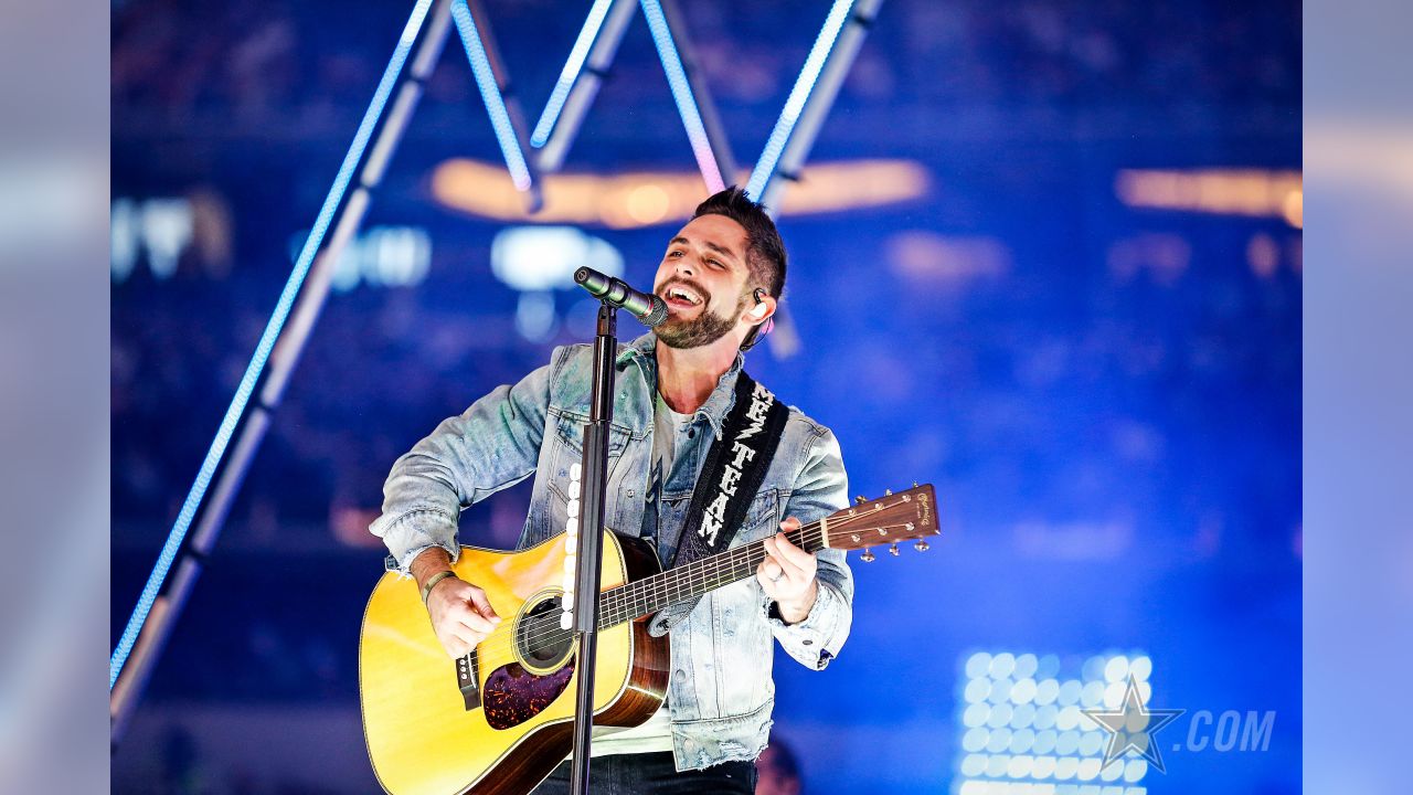 Throwback: Thomas Rhett Performs For Dallas Cowboys Halftime Show