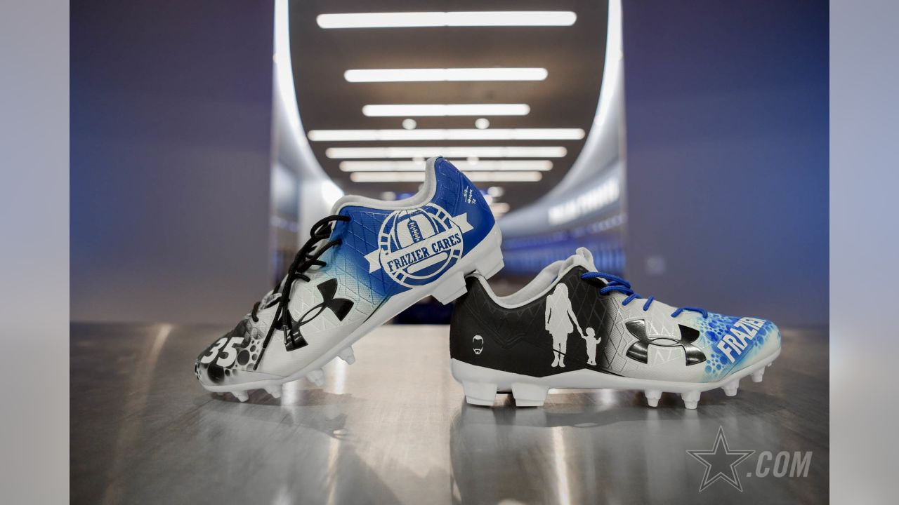 Dallas Cowboys Wear Pink Cleats for Breast Cancer Awareness Month –  Footwear News