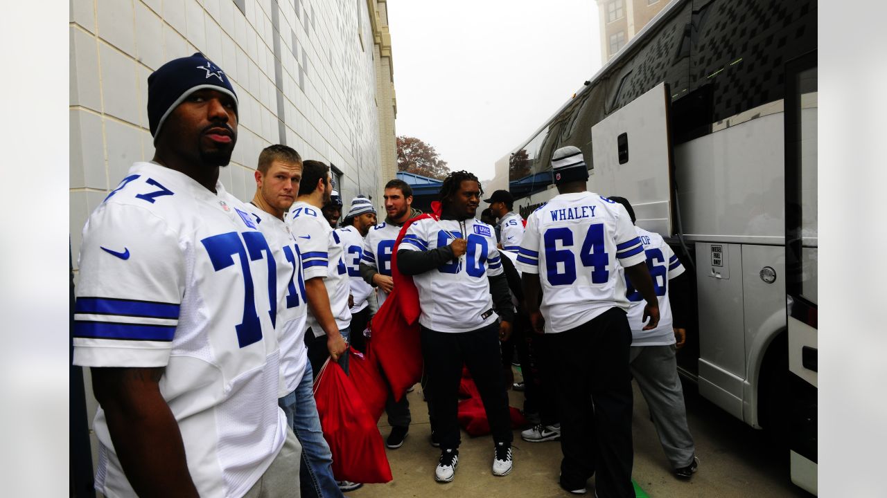 Dallas Morning News: 'It's a special thing' - Dallas Cowboys players make  holiday visits to four local children's hospitals