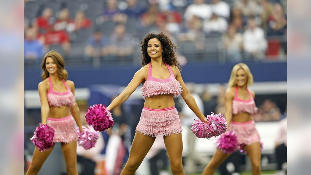 Dallas Cowboys Cheerleaders Halftime Performance 2009 Game 3 (Pink