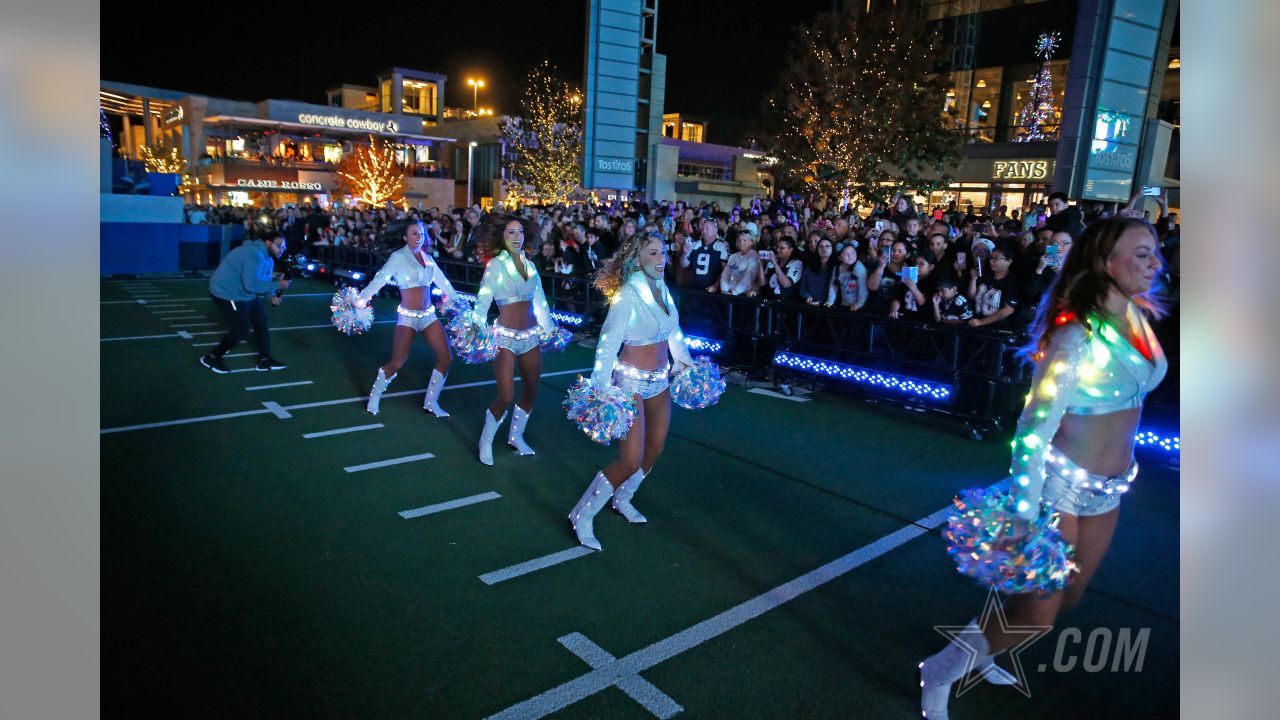 Cowboys Christmas Extravaganza – Dallas Cowboys Cheerleaders