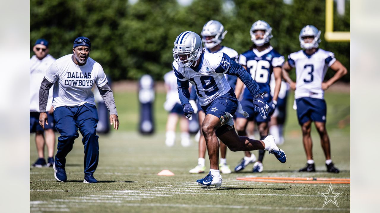 In a reversal from past Cowboys rookie minicamps, Dallas takes new 'less is  more' approach