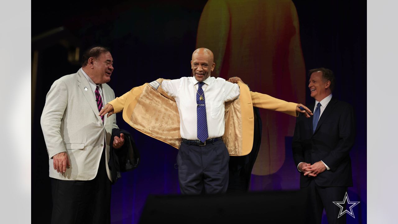 Gold Jacket Storytime with Drew Pearson - Stark Library