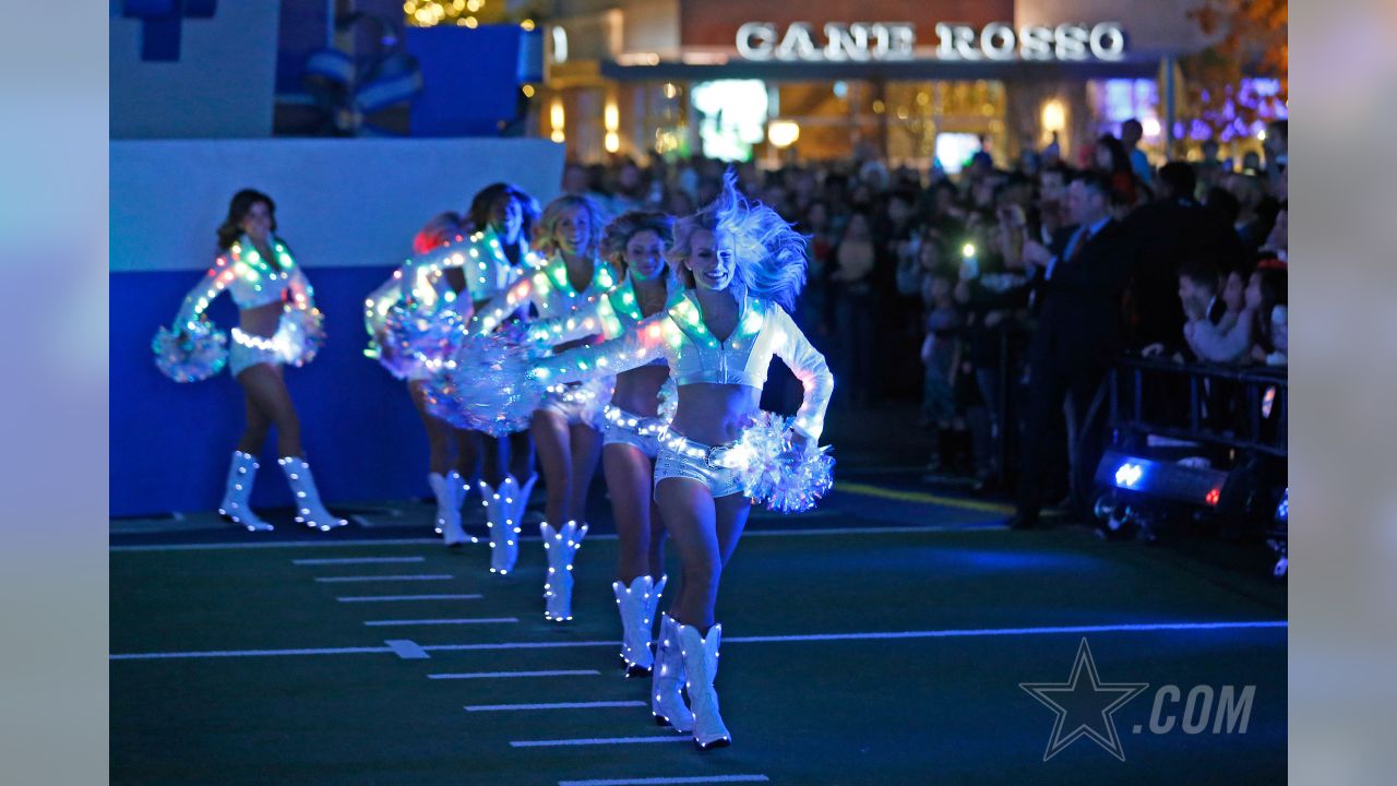 DCC in their Christmas uniforms  Dallas cowboys cheerleaders, Cheerleading,  Dallas cowboys