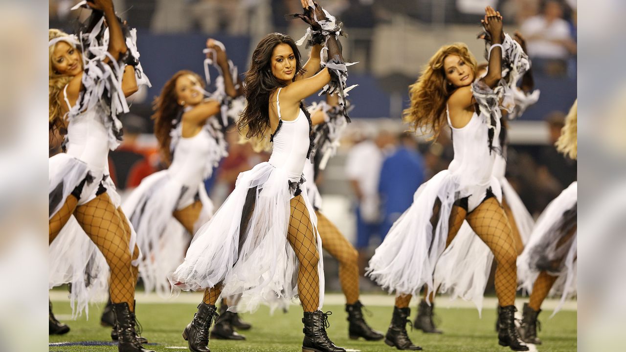 Dallas Cowboys Cheerleaders Spook-tacular Halftime