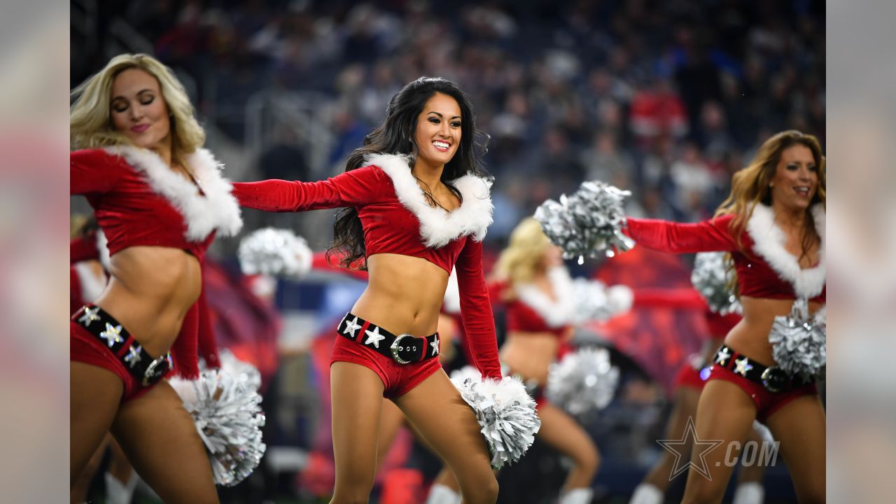 Photo: Dallas Cowboys Cheerleaders perform thier annual Christmas halftime  show - ARL2019121511 