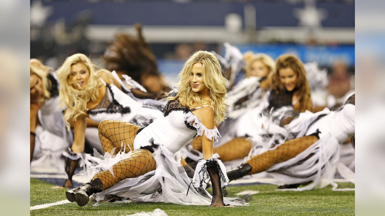 Dallas Cowboys Cheerleaders Spook-tacular Halftime