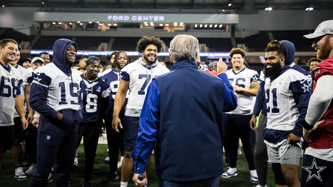 Cowboys to honor Medal of Honor recipients with red-stripes