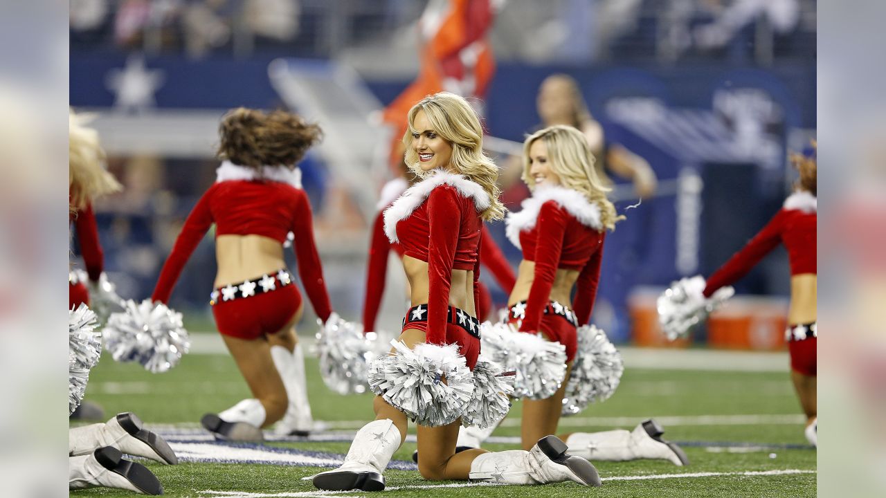 Dallas Cowboys Cheerleaders: Christmas Edition! – Pro Sports Extra