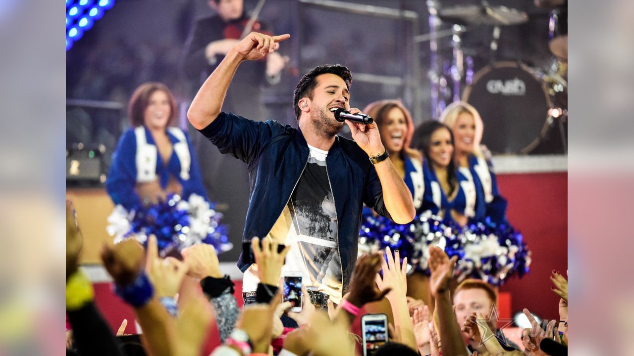 Nexus 4×4 Dazzles At Dallas Cowboys Thanksgiving Halftime Show