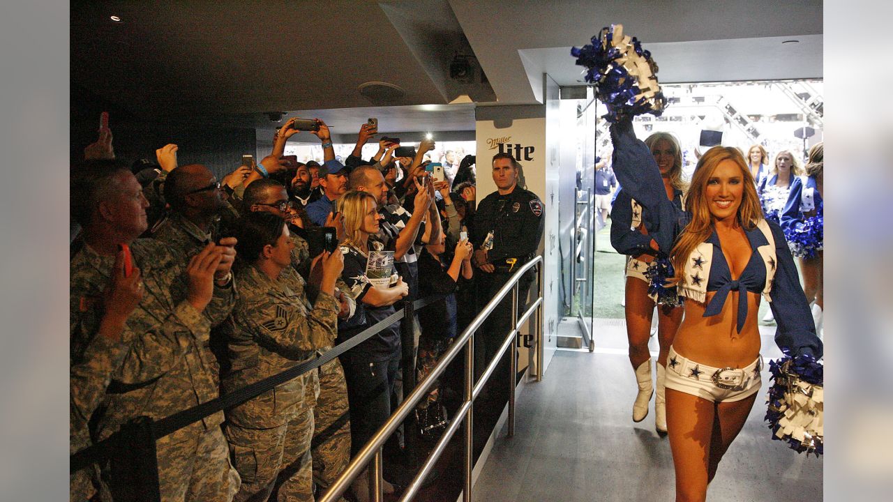 Dallas Cowboys show appreciation to North Texas military > 301st