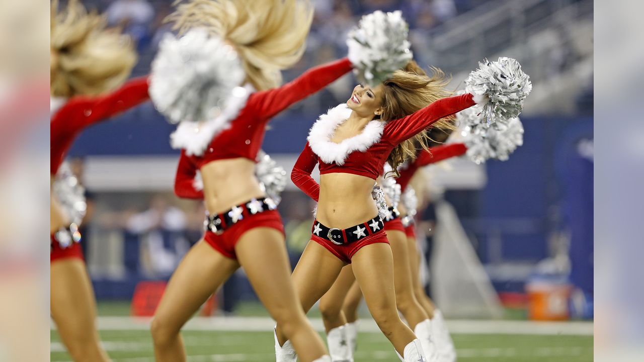 Photo: Dallas Cowboys Cheerleaders perform thier annual Christmas halftime  show - ARL2019121511 