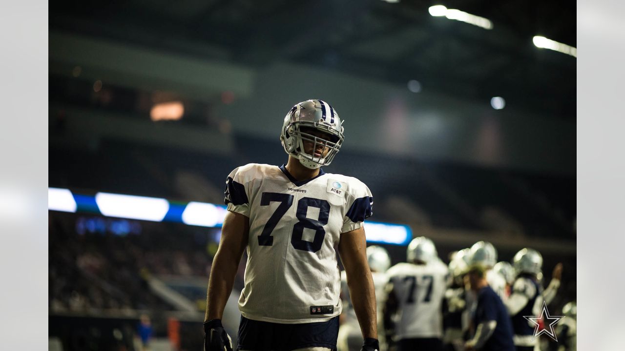 Dallas Cowboys tight end Cole Hikutini (87) runs after a reception during  an NFL football training camp in Frisco, Texas, Sunday, Sept. 23, 2020. (AP  Photo/Michael Ainsworth Stock Photo - Alamy