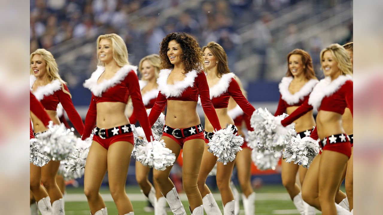 Dallas Cowboys Cheerleaders pay a Christmas visit to USAG …