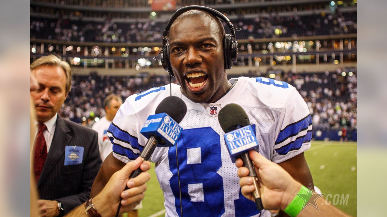 Terrell Owens Became Dallas Cowboys Fans' Public Enemy No. 1 20