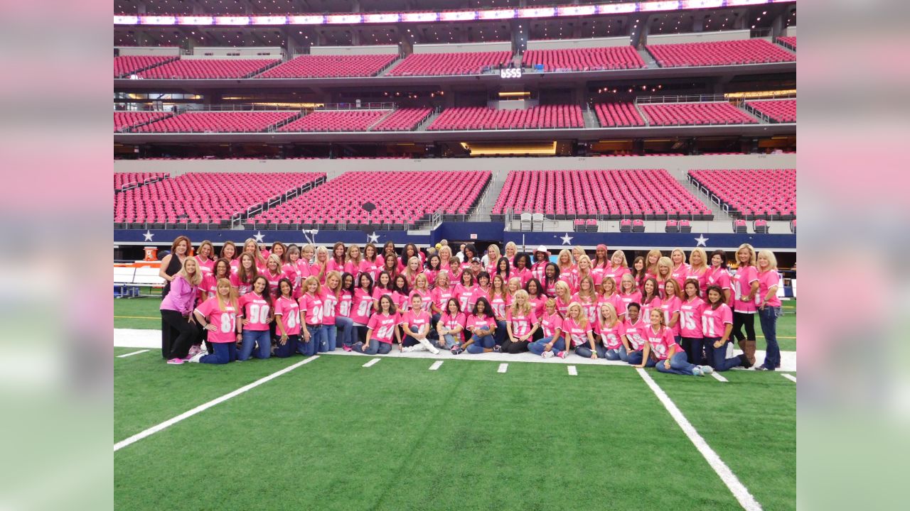 Dallas Cowboys Cheerleaders - Rockin' our pink pom-poms today for Breast  Cancer Awareness Month!!