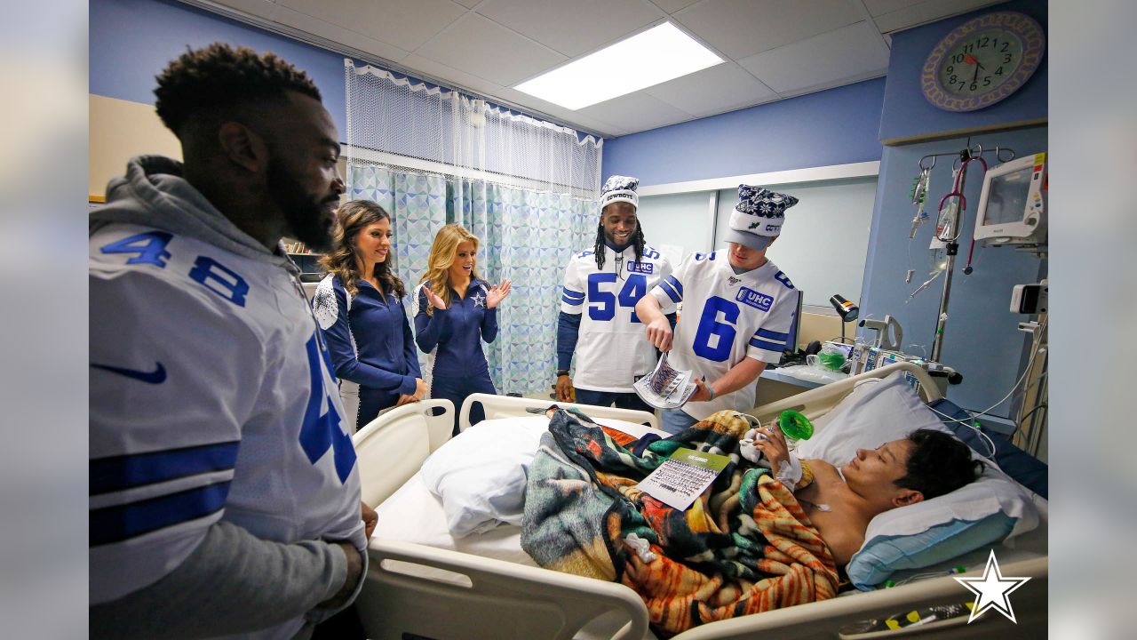 Dallas Morning News: Cowboys players rekindle holiday tradition, visit  local children's hospitals