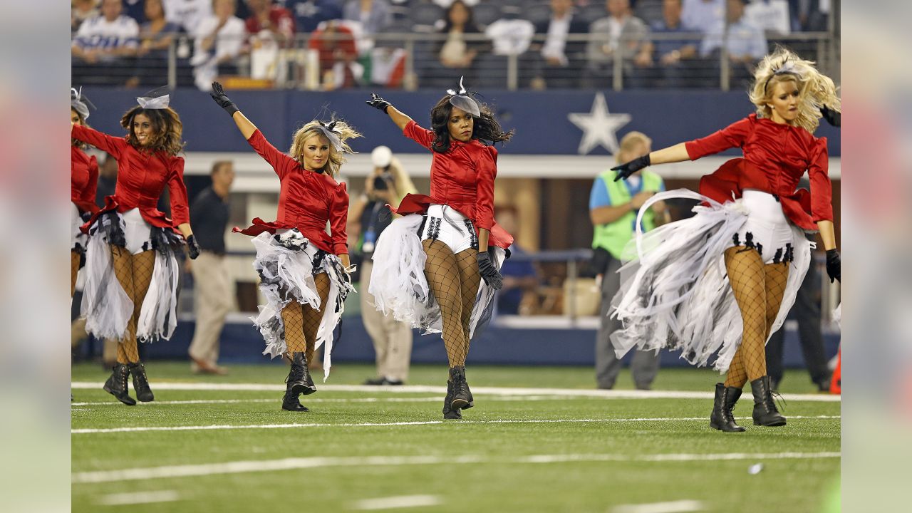 Dallas Cowboys Cheerleaders Spook-tacular Halftime