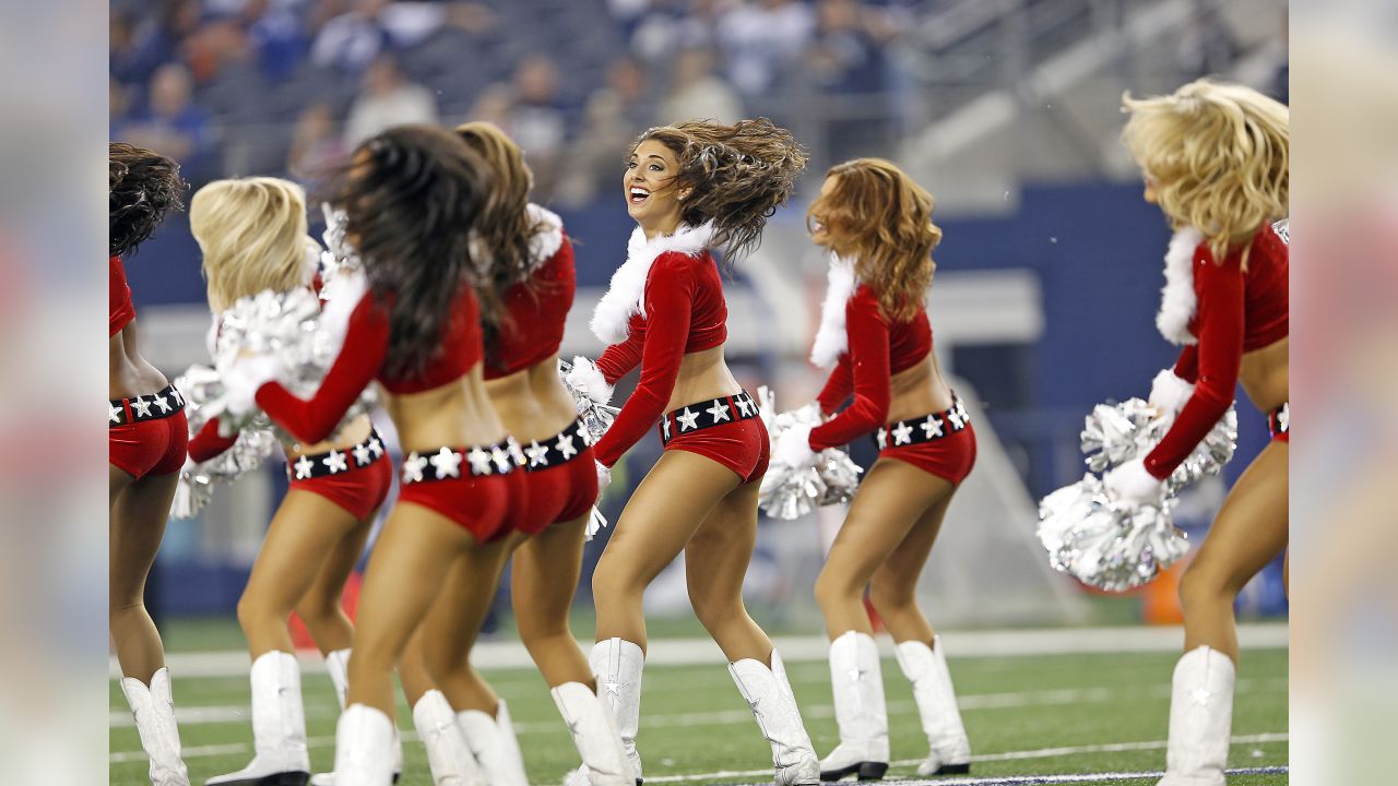 Dallas Cowboys cheerleaders halftime show 12/26/21 