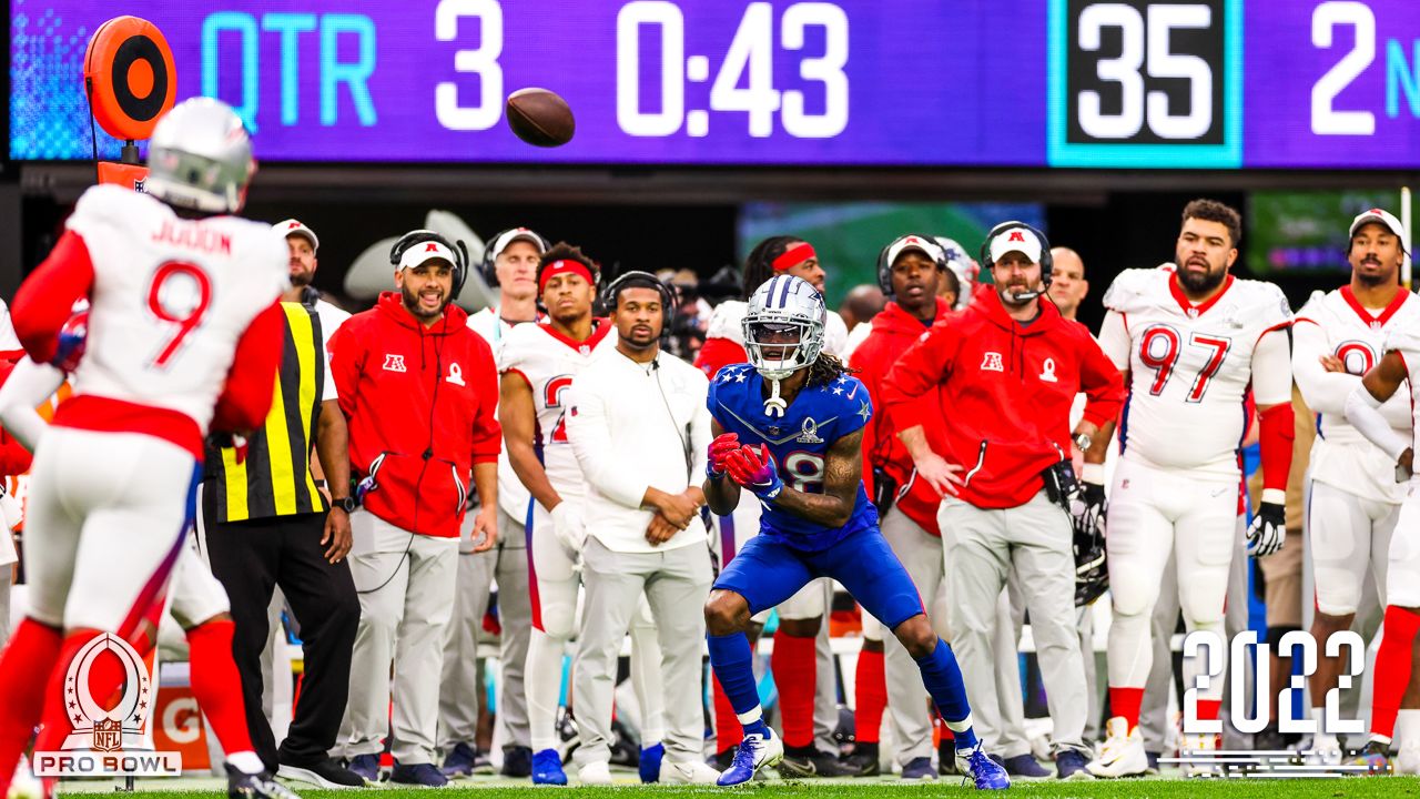 Players for the NFC compete in the Move the Chains event at the NFL Pro  Bowl, Sunday, Feb. 5, 2023, in Las Vegas. (AP Photo/John Locher Stock Photo  - Alamy