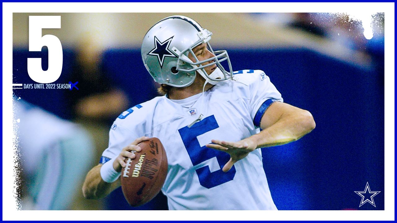 Emmitt Smith of the Dallas Cowboys carries the ball against the New  Dallas  cowboys football team, Dallas cowboys, Dallas cowboys cheerleaders