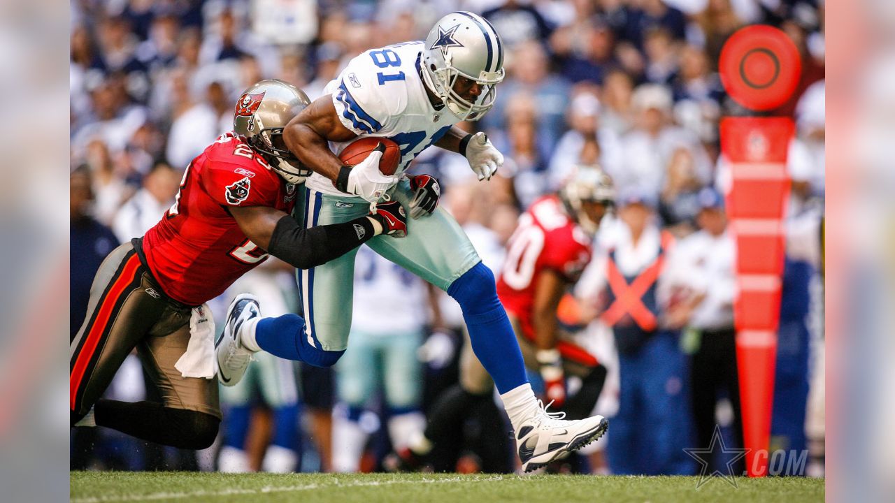 Terrell Owens #81 of the Dallas Cowboys in action during the