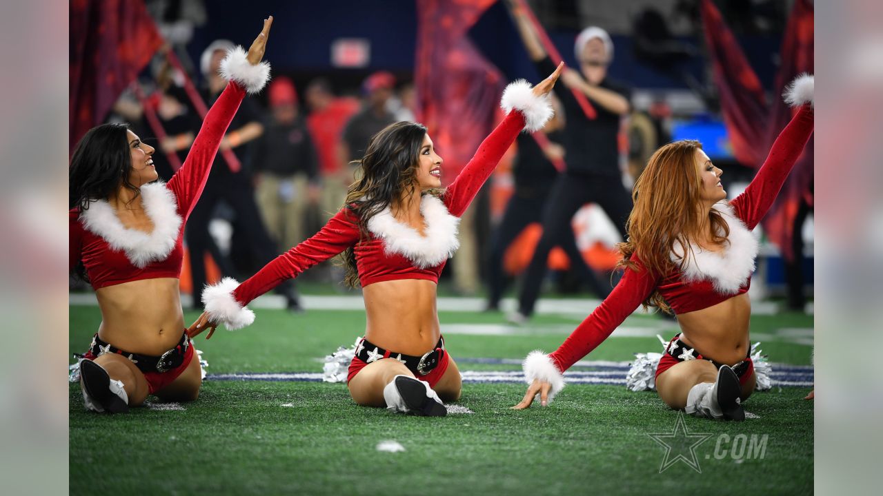 Calico Walthall performs at Cowboys' halftime show