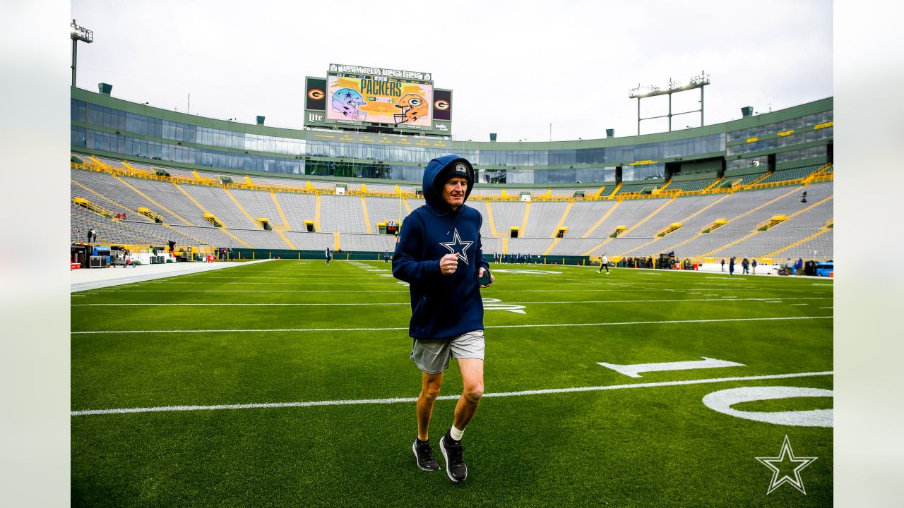 The best pregame photos from #TENvsGB - Green Bay Packers