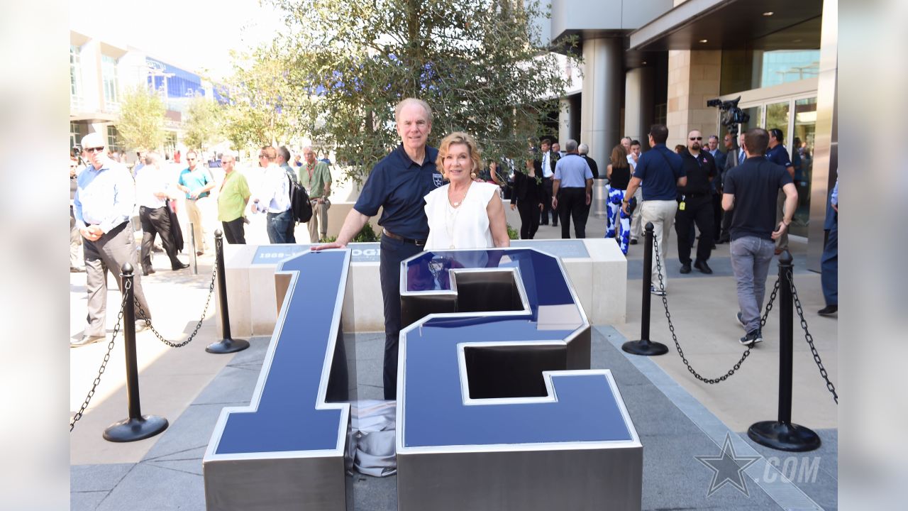 Cowboys Unveil Ring Of Honor Walk At The Star In Frisco - CBS Texas