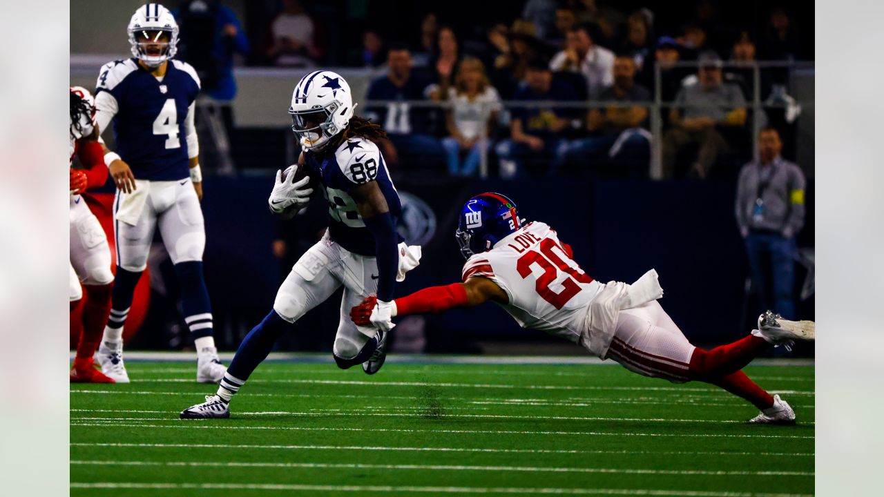 Why are Jonas Brothers performing during Giants vs. Cowboys NFL