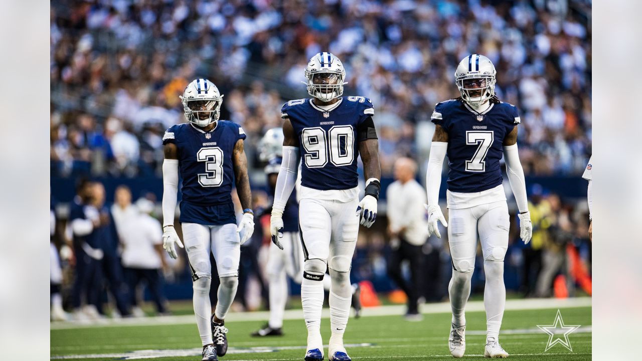 Top photos from Cowboys 20-point drubbing of Bears in Week 8