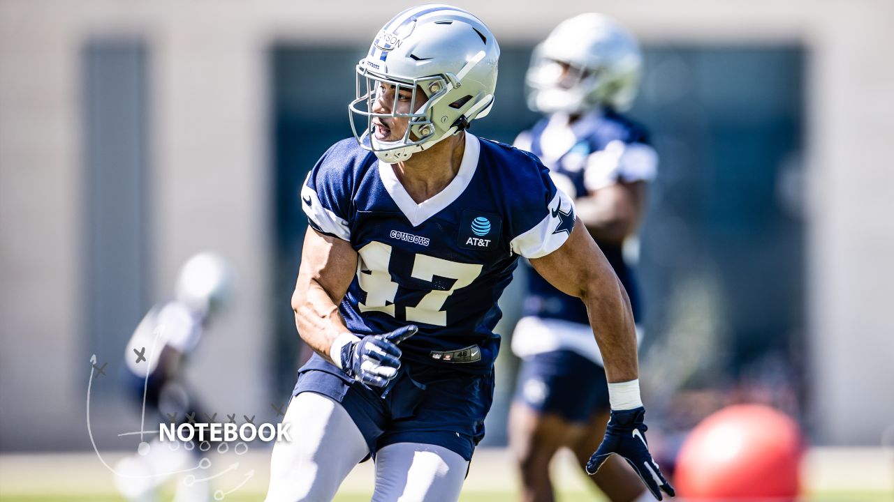 Dallas Cowboys linebacker Storey Jackson runs with the ball during