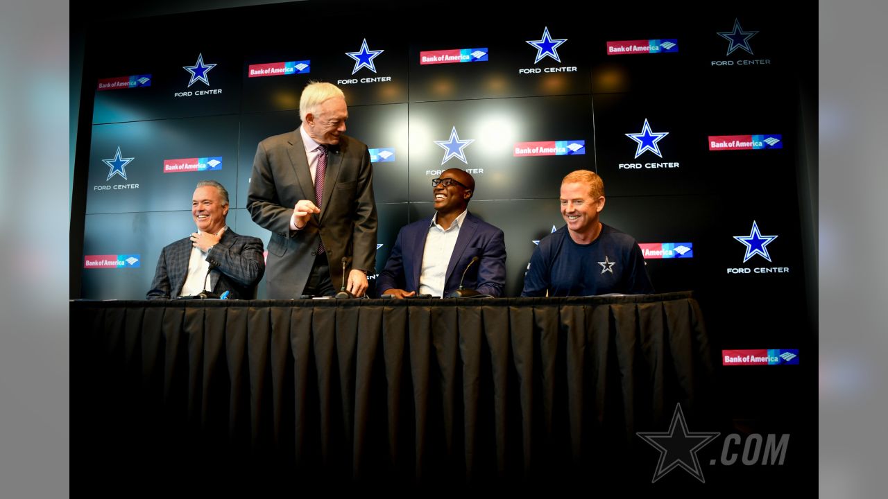 DeMarcus Ware Ceremonially Re-Signs With Cowboys To Retire in Dallas