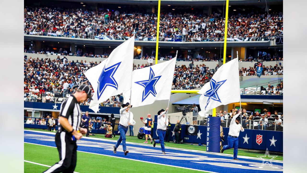 Dallas Cowboys safety Markquese Bell (41) in action during an NFL football  game against the Washington Commanders, Sunday, Oct. 2, 2022, in Arlington.  (AP Photo/Tyler Kaufman Stock Photo - Alamy