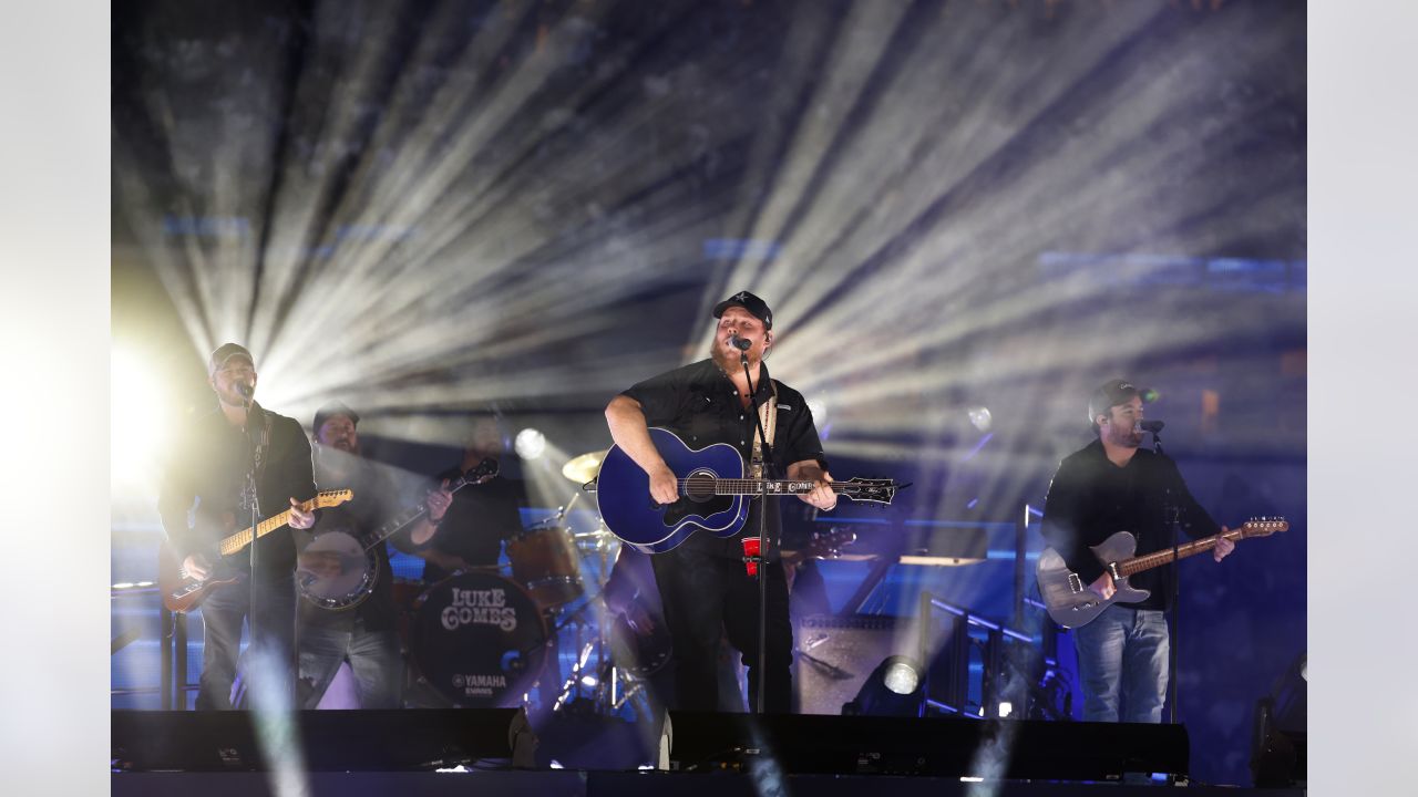 Luke Combs Salvation Army Red Kettle Campaign