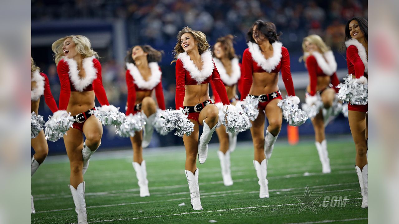 Dallas Cowboys cheerleaders halftime show 12/26/21 